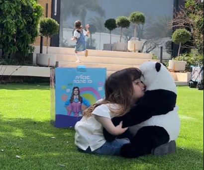 באדיבות המצלם